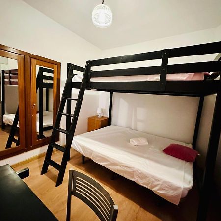Punta Me Rooms Near The Gran Via Madrid Buitenkant foto