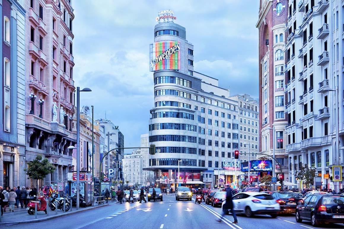 Punta Me Rooms Near The Gran Via Madrid Buitenkant foto