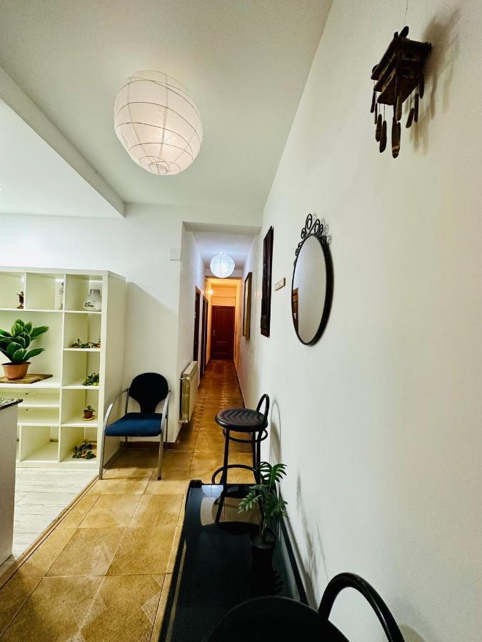 Punta Me Rooms Near The Gran Via Madrid Buitenkant foto