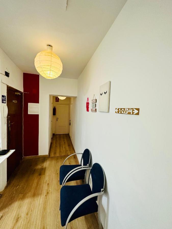 Punta Me Rooms Near The Gran Via Madrid Buitenkant foto